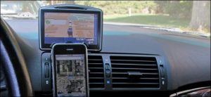 tableta ca navigator GPS auto